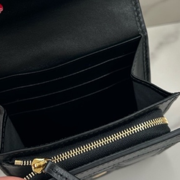 GUCCI Matelasse GG compact wallet LIKE NEW - Picture 4 of 6